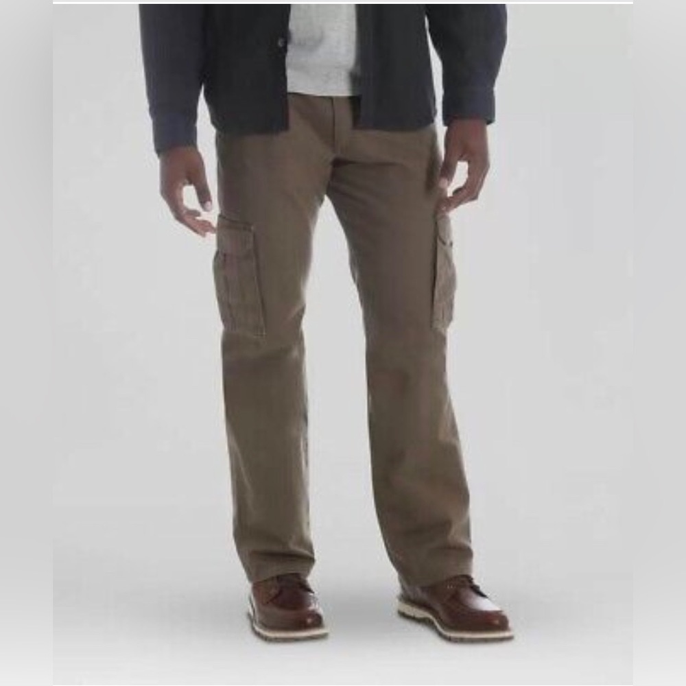 Wrangler Men’s Relaxed Fit Straight Leg Cargo Pants 38x32